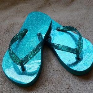 Girl's Teal Flip Flops (sz 9)